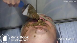 Thick babe shits right in his mouth