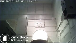 gravid trycker på bajset