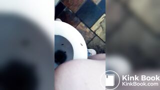 Selfie poop show