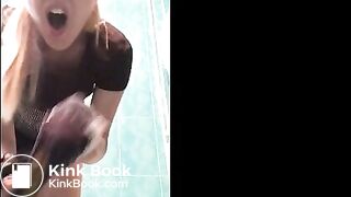 VerySweetAndSexyBlondeBabeShitsAStormInHerLatestLiveScatExperience