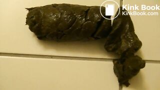 Maria gives birth to a hard shit