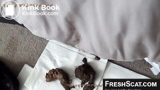 ANiceCloseUpOfBigAssShittingDuringWebcamRecordingHerBowelMovement