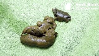 Redhead poops on her bed