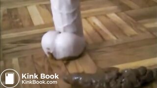 Babe riding dildo while shitting