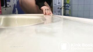 Quick, I want to shit
