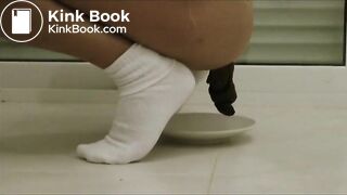 Nathalie's mega poop on a plate