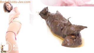 Saki releasing her dump!