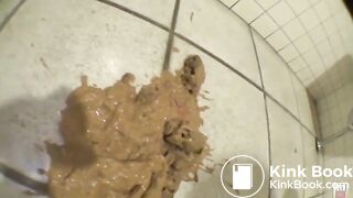 Japanese girl films herself shitting