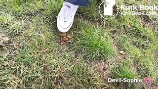 Sophie poops in a field