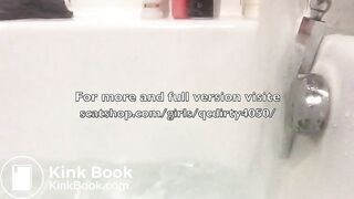 Elle shit dans son bain que je relaxe dedans
