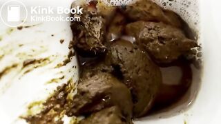 A very impressive poop and pussy gape