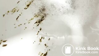 A very impressive poop and pussy gape