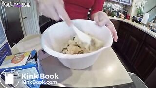 baking banana muffins