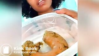 Beautiful ebony girl poops