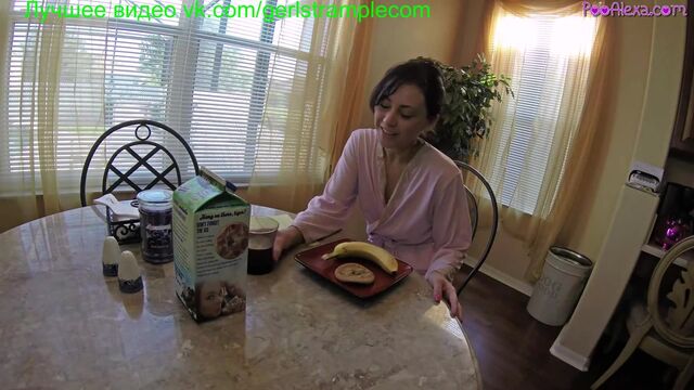 Hot MILF makes you breakfast