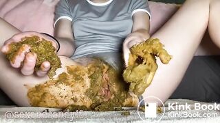 Hot-cutiepie-shitty-pussy-fingering-and-stuffing