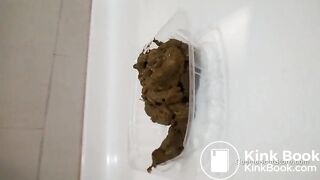 Cassie Shows Off Huge Poop + Dirties New CK Panties