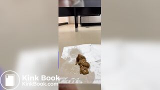 Ebony lady's big sloppy poop