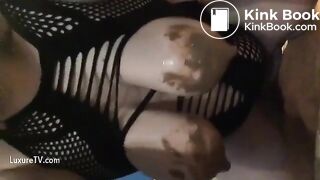 WOMAN FUCKED WITH MOUTH INSIDE POOP
