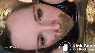 WOMAN FUCKED WITH MOUTH INSIDE POOP