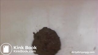 Perfect butt babe shit and piss standing