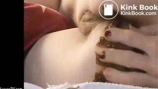 sie scheisst einfach ins Bett