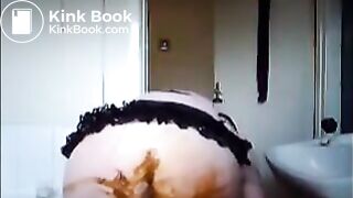 Big butt mom shitting and masturbating asshole with dildo