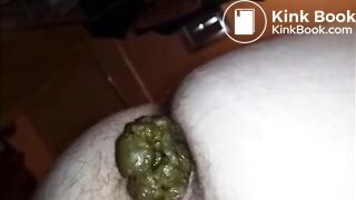 Hairy butt woman shitting a big quantity closeup