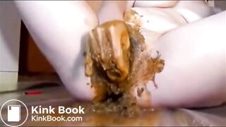 Girl masturbating with shit toy and fisting