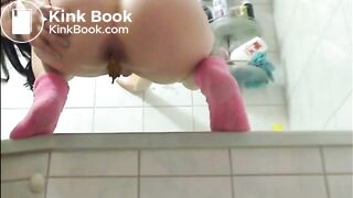 Brunette with glasses shitting and taste it