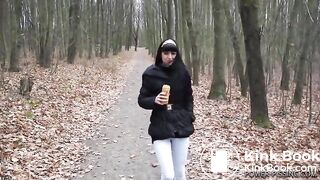 Annie powerpissing and shitting