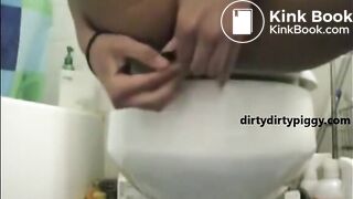 Girl anal masturbation and shitting