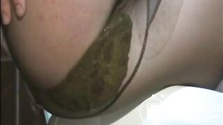 Blonde milf shitting diarrea on pantyhose