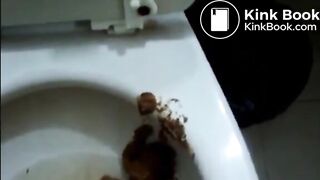 Four eyes brunette shitting a lot of quantity