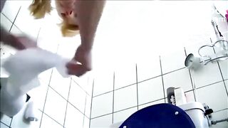 Blondie Spreads Her Ass to Unload a Thick Turd