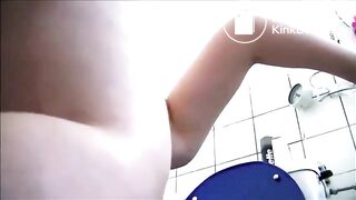 Blondie Spreads Her Ass to Unload a Thick Turd