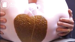 Milf shitting diarrhea in white pantyhose