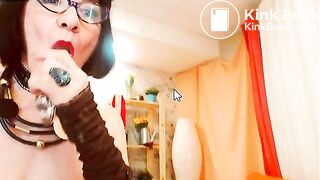 tina_joness pee
