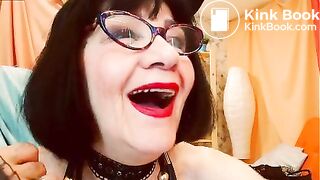 tina_joness pee