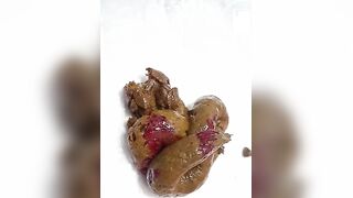 shitting_girls_023021