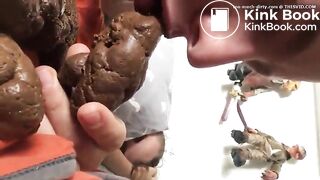Guy lick and sniff girlfriend poo while she try to sleep