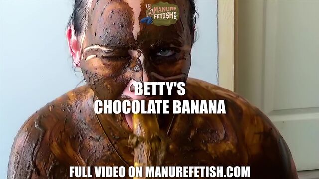 Betty's Chocolate Banana - scat masturbation