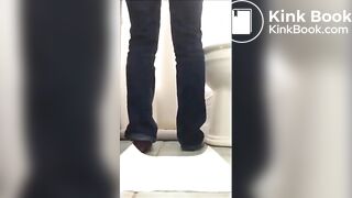 Amateur Quick Releases A Thick Turd