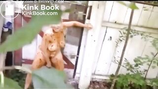 Blonde MILF shitting in the shabby courtyard