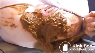 Milf shitting diarrhea on white pantyhose