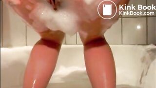 Milf is taking a bath shitting and pissing