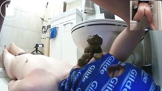 117 Monster shit and pee