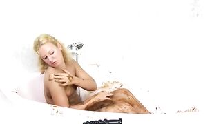Blond-Teenage-Scat-Fan