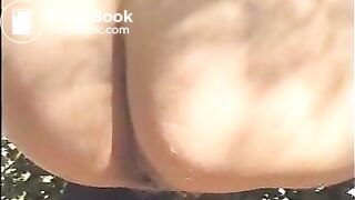 Big_Butt_girl_shits