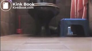 Hot ass brunette shitting on the floor doggystyle